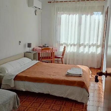 Bed & Breakfast Benavente Ap-7 3min Coche Playa 5 Min Self Check-in 24h